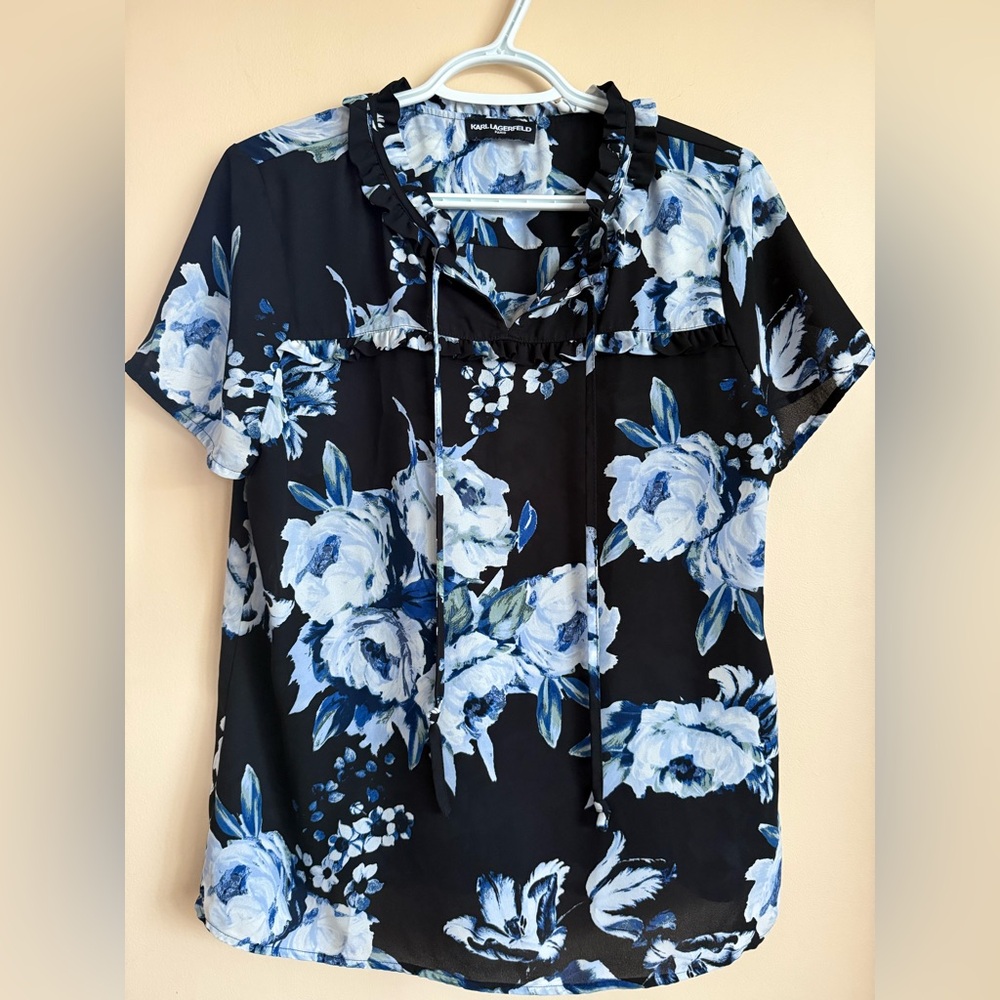 Karl Lagerfeld Black & Blue Floral Ruffle Tie-Neck Top